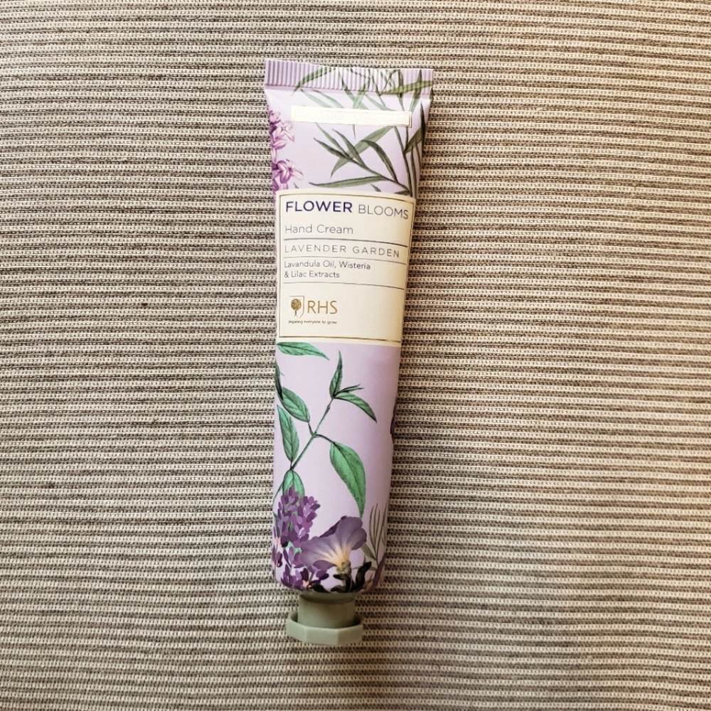 Lavender garden hand cream by Heathcote an…